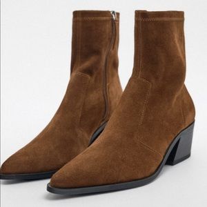 NWT Zara Block Heel Suede Boots Size 5